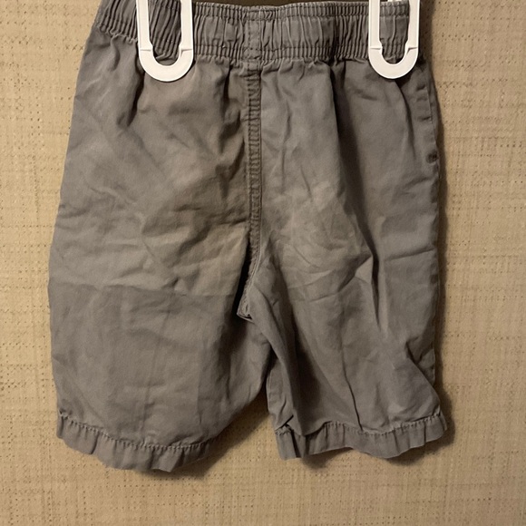 Old Navy Kids Gray Shorts - Picture 2 of 3